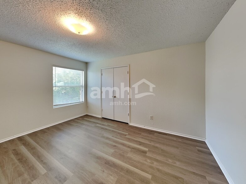 Building Photo - 5500 Costa Mesa Dr