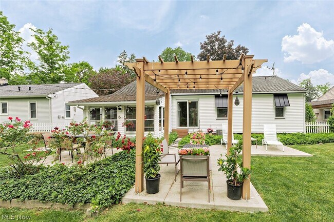 Building Photo - 8279 Westmoor Rd