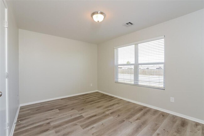 Building Photo - 5713 Gadwall Rd