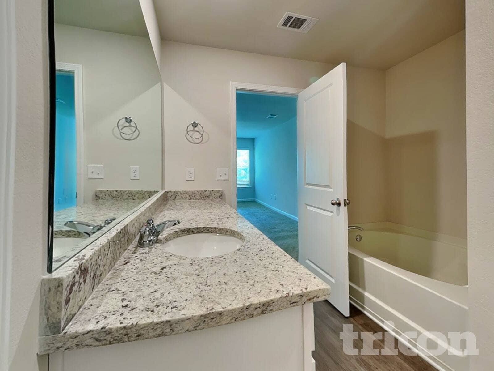 Building Photo - 1392 Deutz Dr