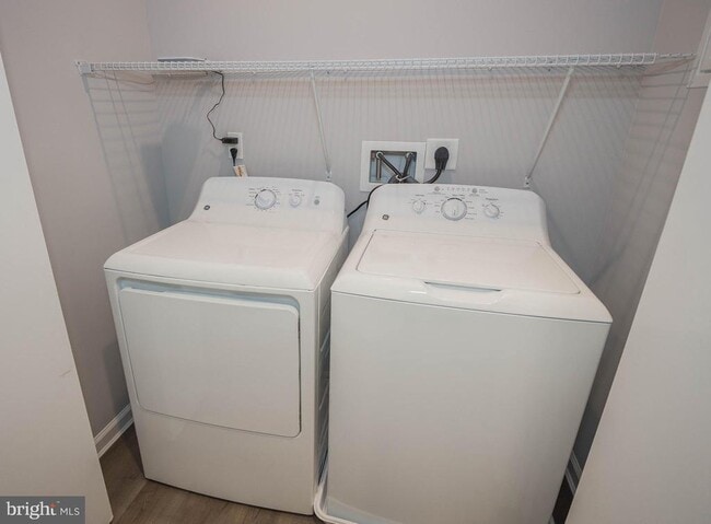 Building Photo - 218 W Main St