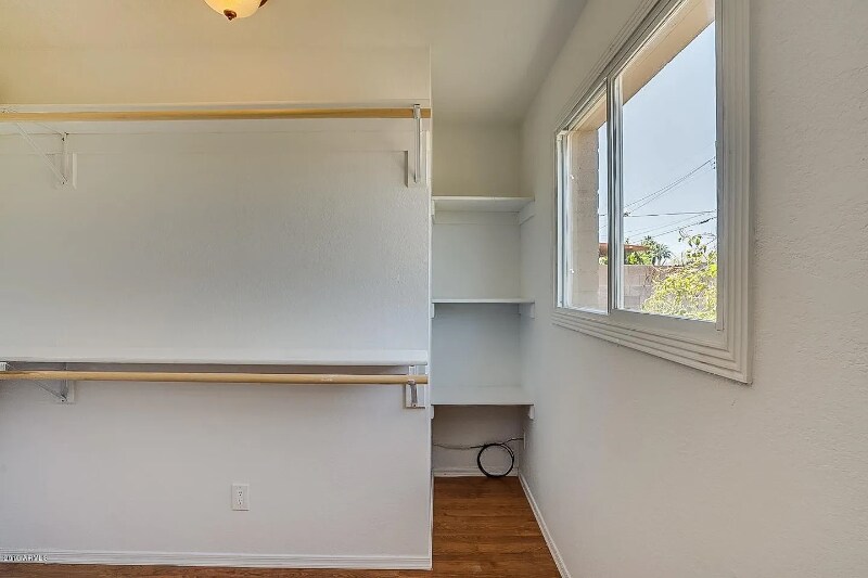 Building Photo - 2110 N Van Ness Ave