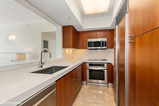 Building Photo - 1500 Ocean Dr