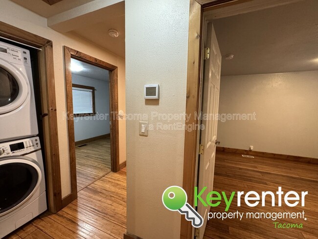 Building Photo - 356 7th St SE