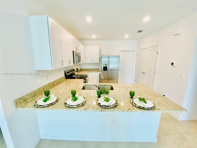 Building Photo - 4799 Guinep Ln