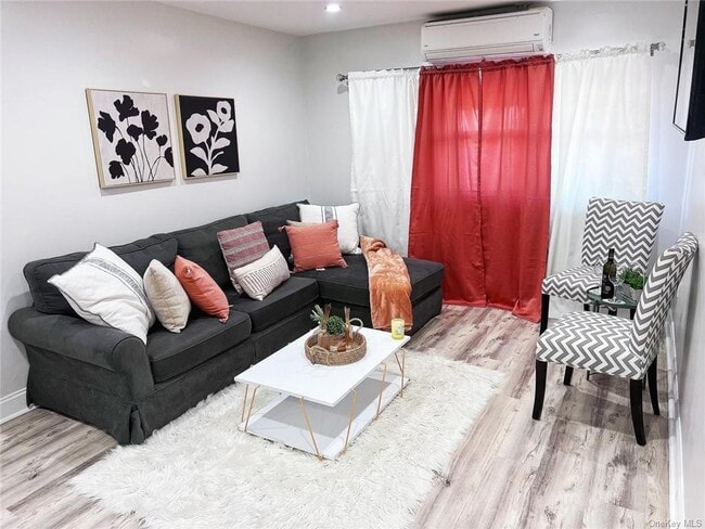 Building Photo - 451 Castle Hill Ave