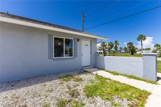 Building Photo - 16599 Davis Rd