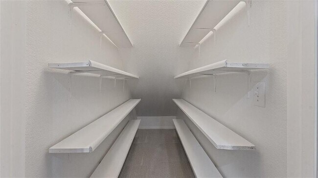 Building Photo - 3000 SW Windrift Ave