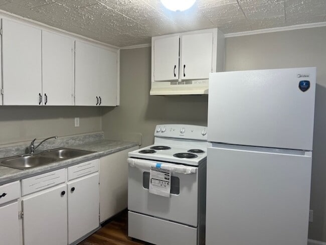 Building Photo - 209 Johnson St