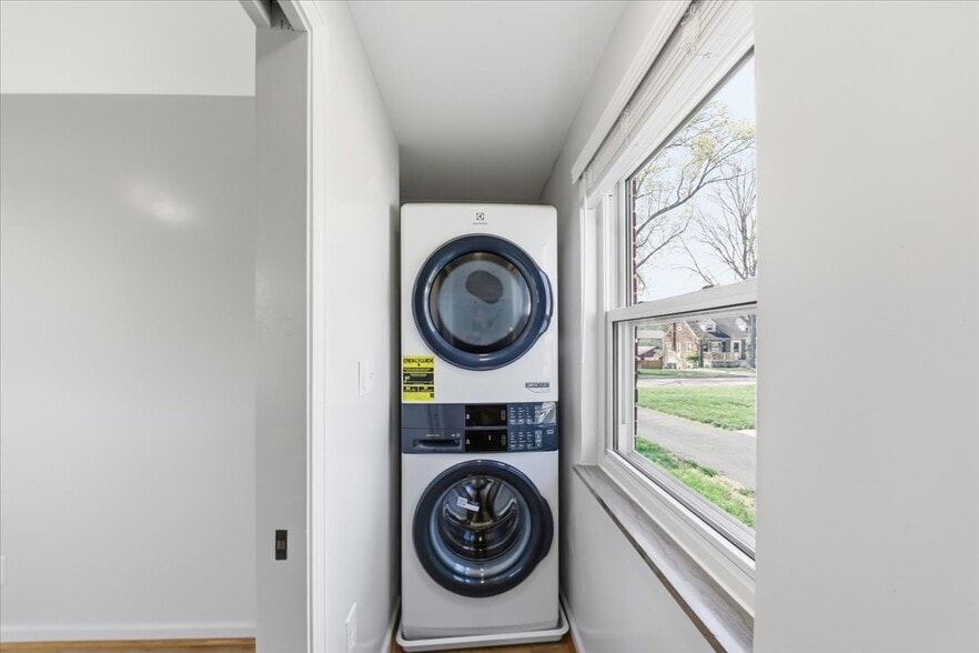 Building Photo - 7248 Rita Ln