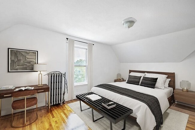 Building Photo - 61-61 Glenwood Rd