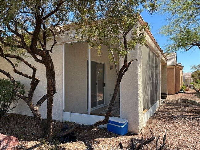 Building Photo - 2523 Romanza Rd