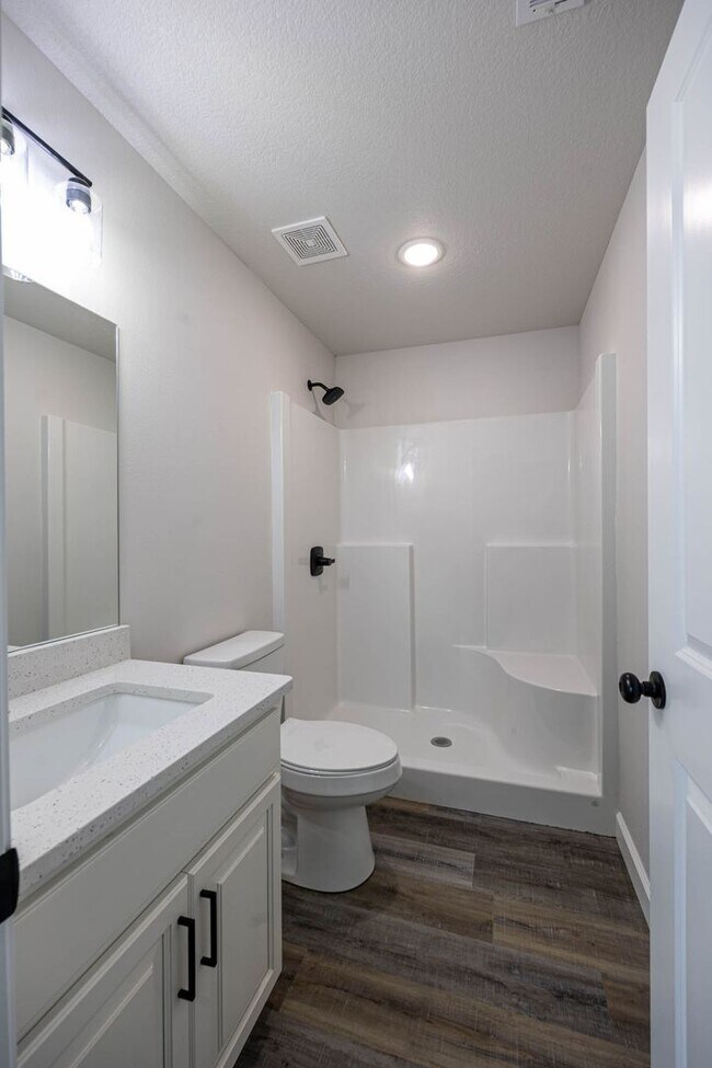 Building Photo - 372 SE 95th Rd