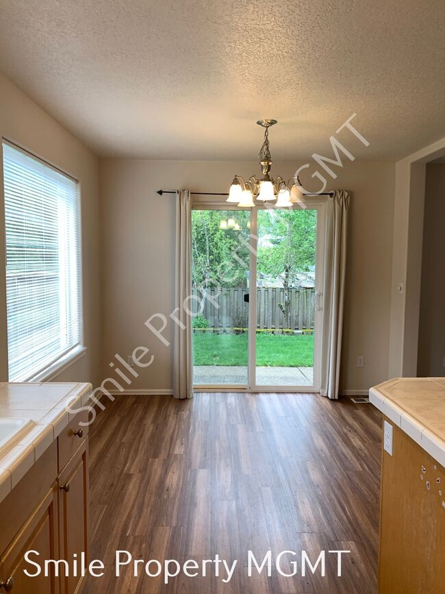 Building Photo - A beautiful 2-story single house in Clackamas.