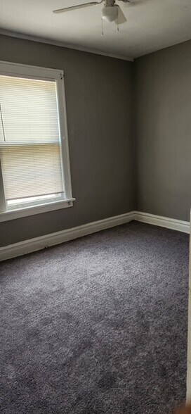 Large Bedroom - 57 W 108th St
