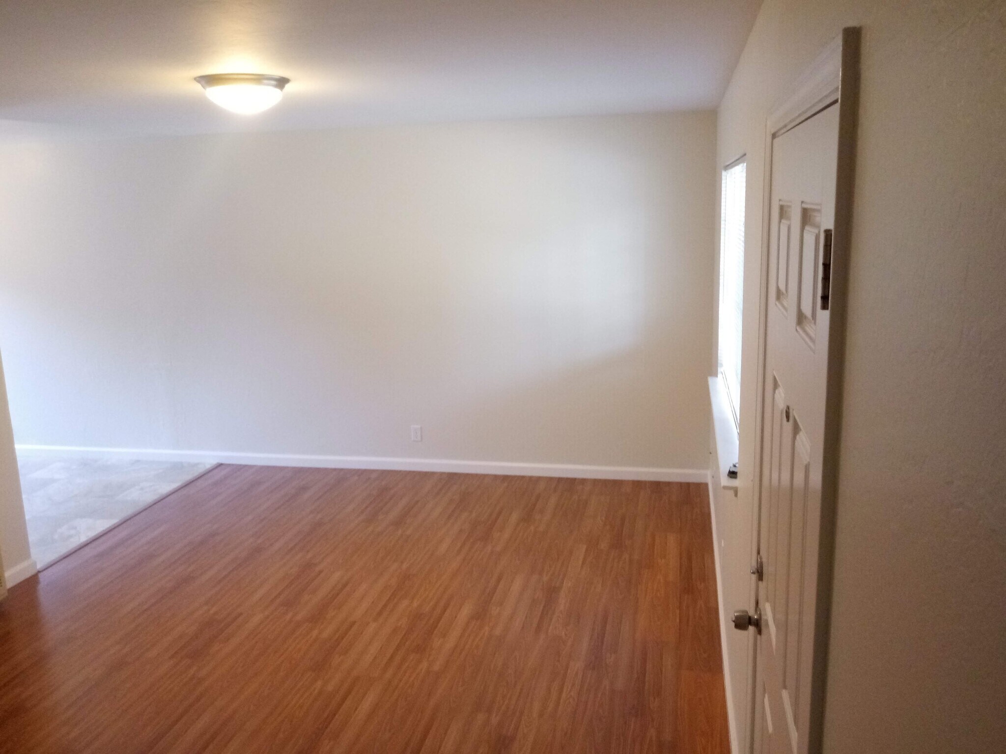 Building Photo - 211 Barnett St