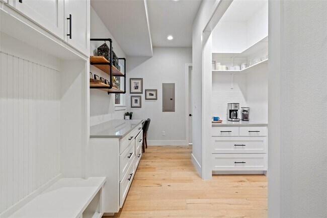 Building Photo - 22218 Briarcliff Dr