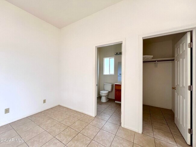 Building Photo - 41380 156th St E