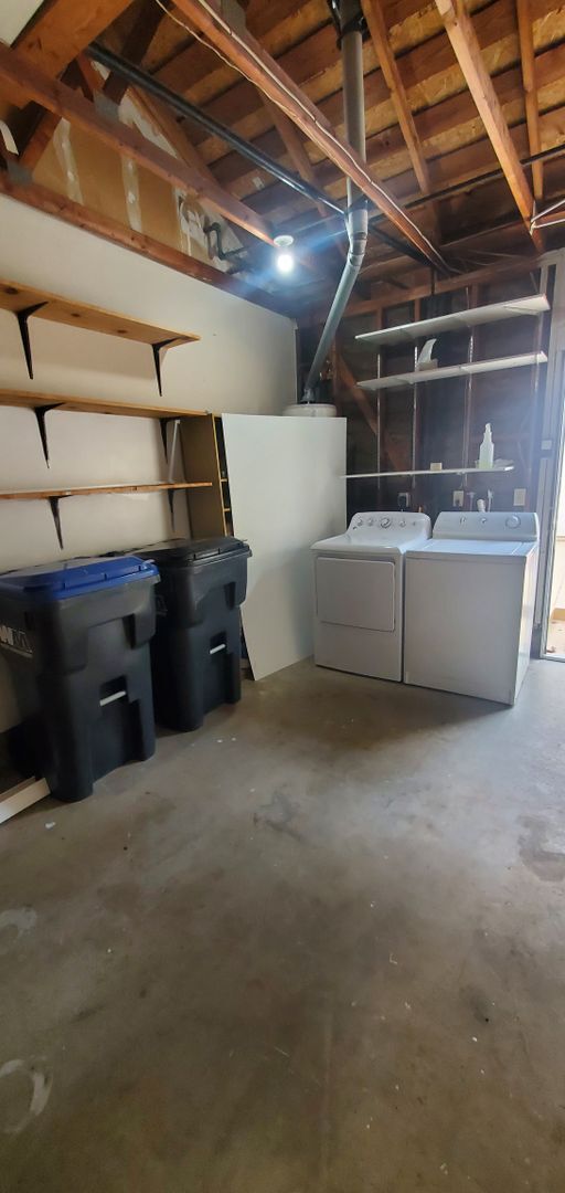 Building Photo - 4 bed townhouse central  Clairemont