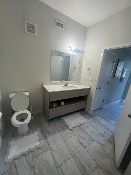 Building Photo - 751 Isaacville Dr