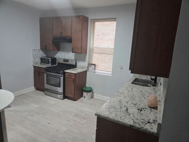 Building Photo - 6615 S Bishop St