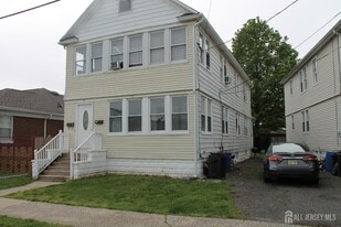 Building Photo - 67 Edgar St