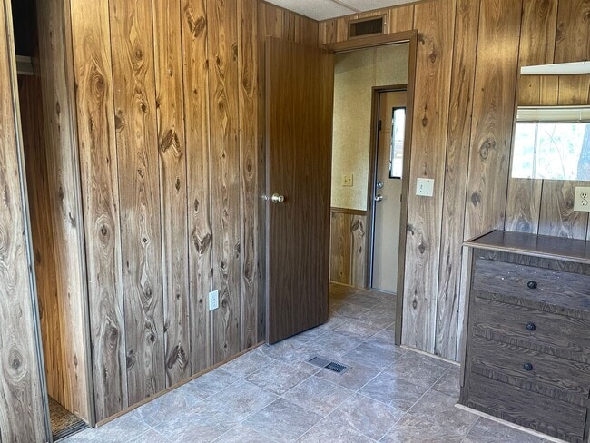 Building Photo - 3 BED, 1.5 BATH MOBILE HOME