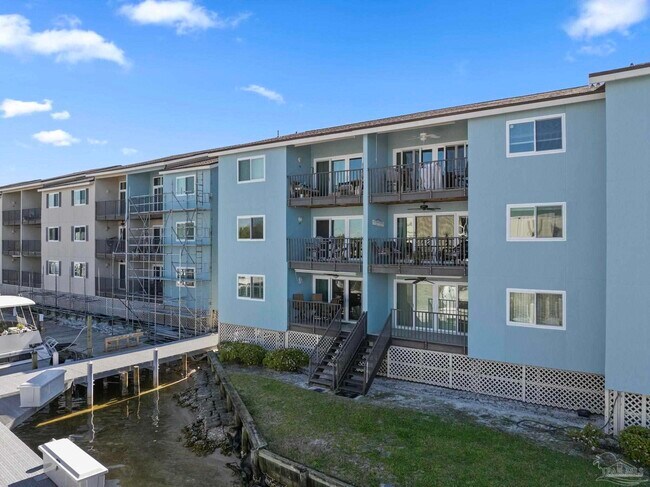 Building Photo - 14100 River Rd