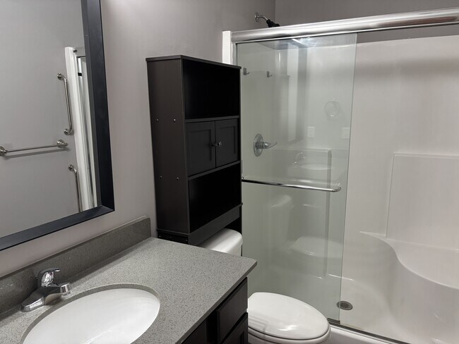 Building Photo - 464 S Longbranch Dr