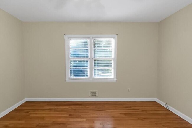 Building Photo - 409 Kildare Ave NW