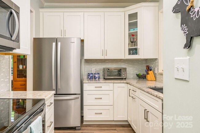 Building Photo - 18524 Mizzenmast Ave