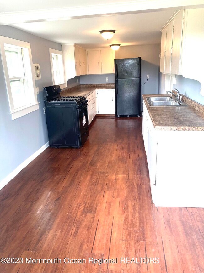 Building Photo - 3217 Atlantic Ave