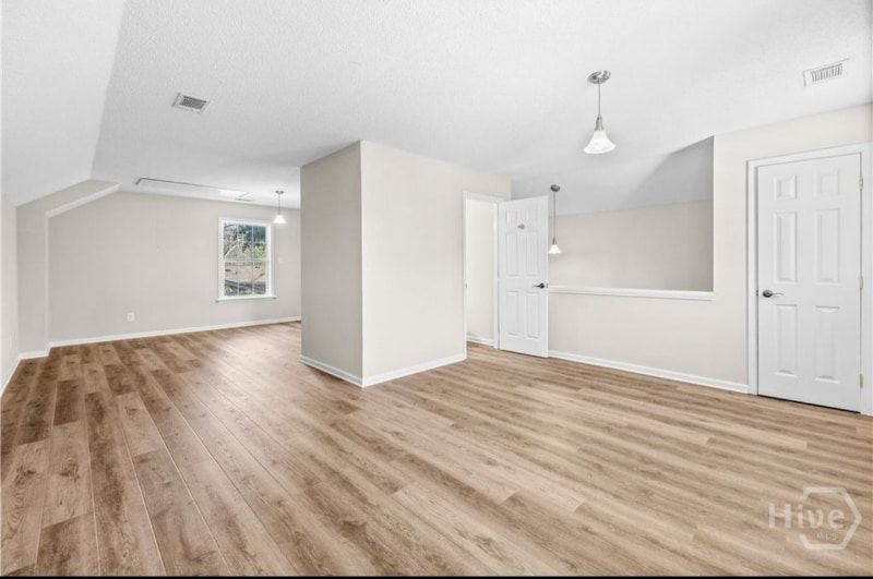 Building Photo - 1230 Estates Way