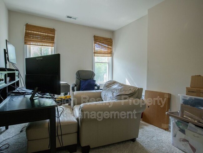 Building Photo - 11412 Parrish Creek Ln