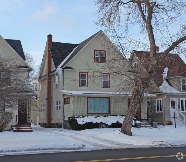 Building Photo - 507-509 Main St