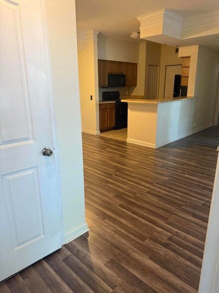 Building Photo - 9901 Baywinds Blvd