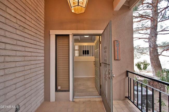 Building Photo - 5711 Mira Grande Dr