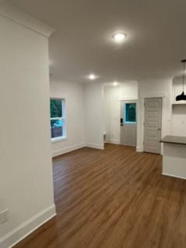 Building Photo - "Brand New Construction" 1 mile from Campus and Downtown