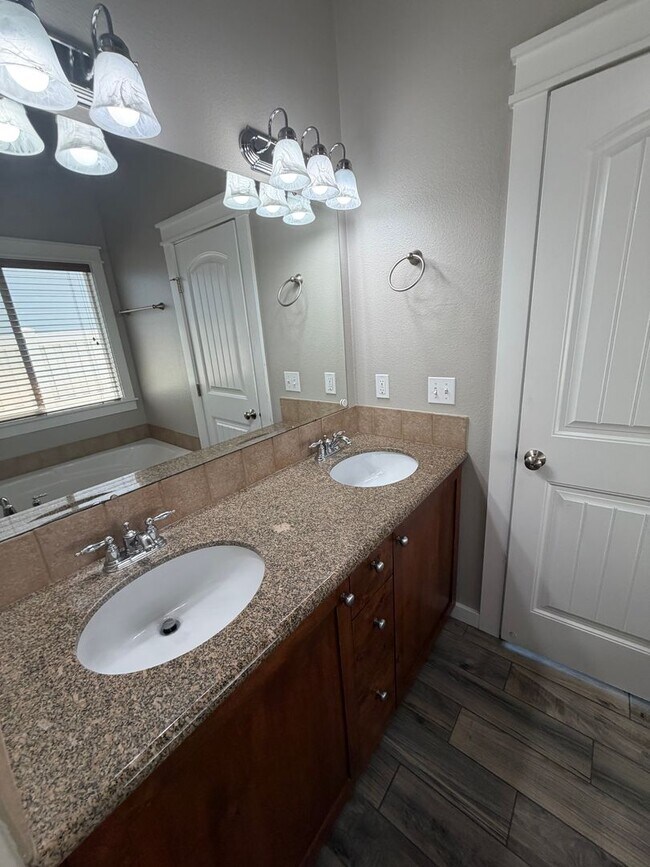 Building Photo - Jayden Village Sub: 4 Bedroom 2 Bath with Community Pool Ten Mile and Ustick