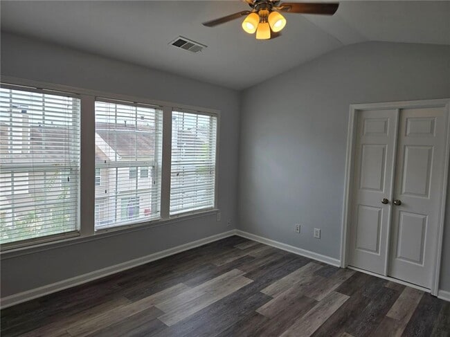 Building Photo - 909 Prestwyck Ct