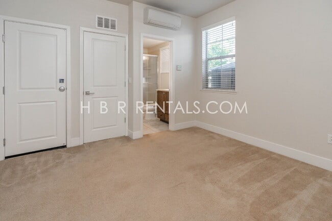 Building Photo - CASITA IN HANSEN VILLAGE - Mountain House MOVE IN READY