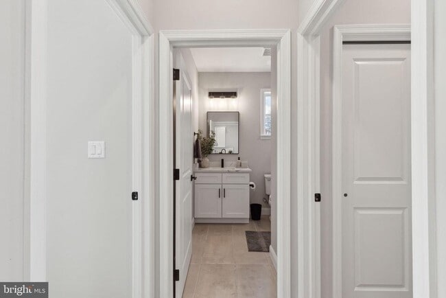 Building Photo - 153 Morgan St