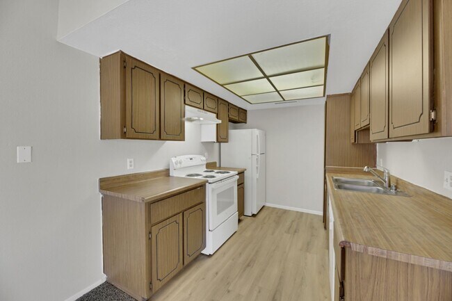 Building Photo - Cute 2 bedroom condo