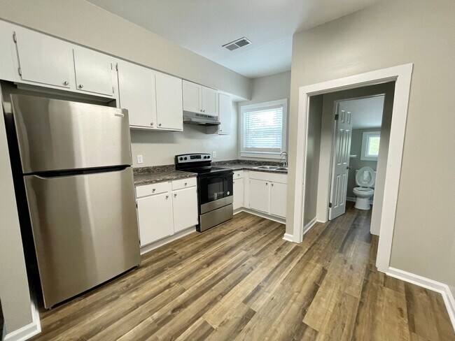 Building Photo - oliver322