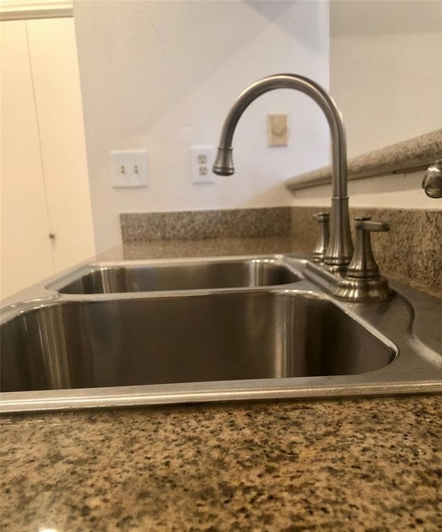 Building Photo - 8299 Cambridge St