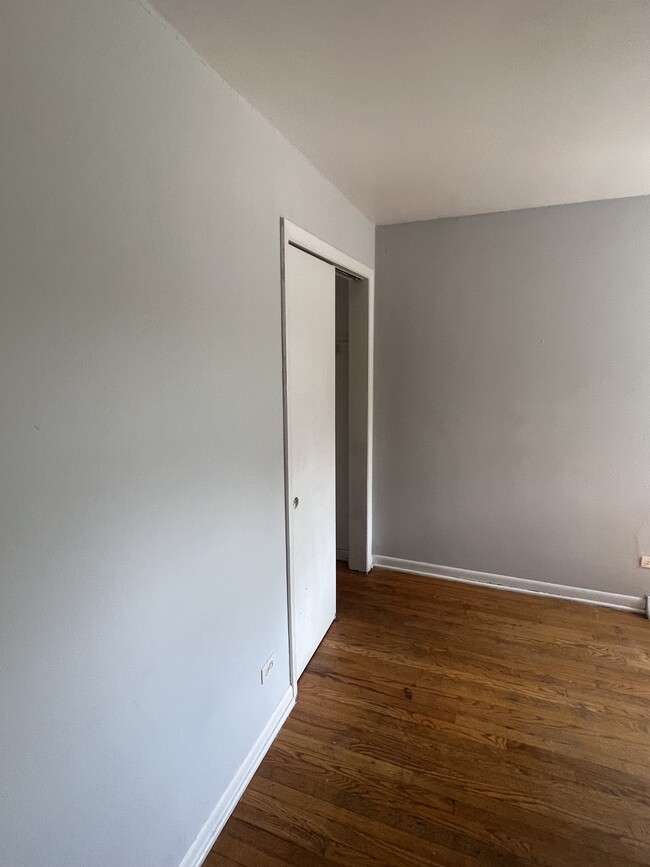 2nd bedroom - 13946 S State St