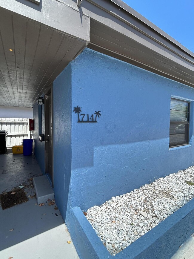 Building Photo - 716 3rd Ave N
