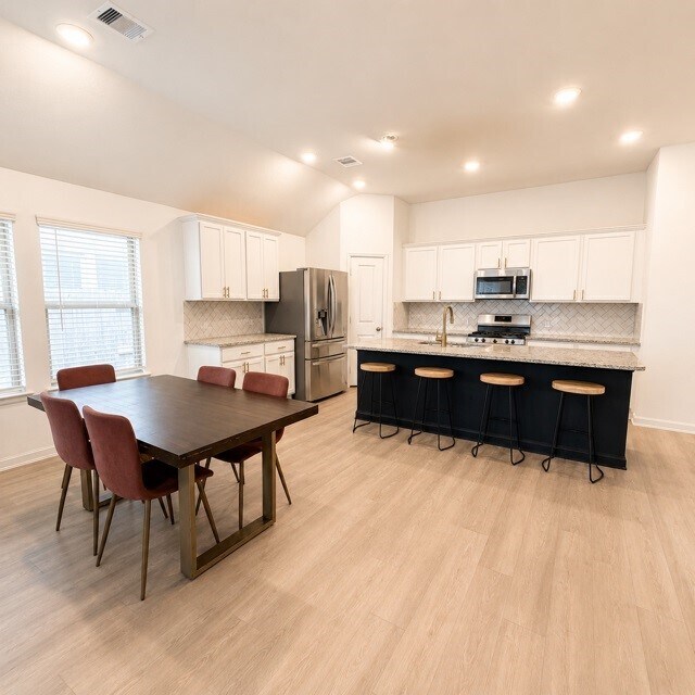 Building Photo - 6207 Milbridge Creek Ln