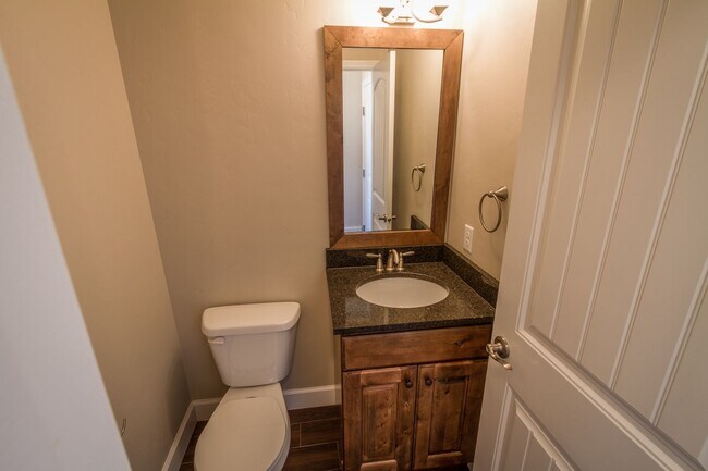 Building Photo - Italian Villages | 3- Bedroom Townhome