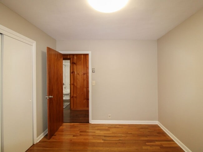 Building Photo - Nice Home close to Ardmore!